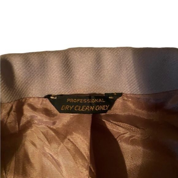 Levi's Tan Sport Coat with Notched Lapels and Structured Silhouette - Picture 8 of 12